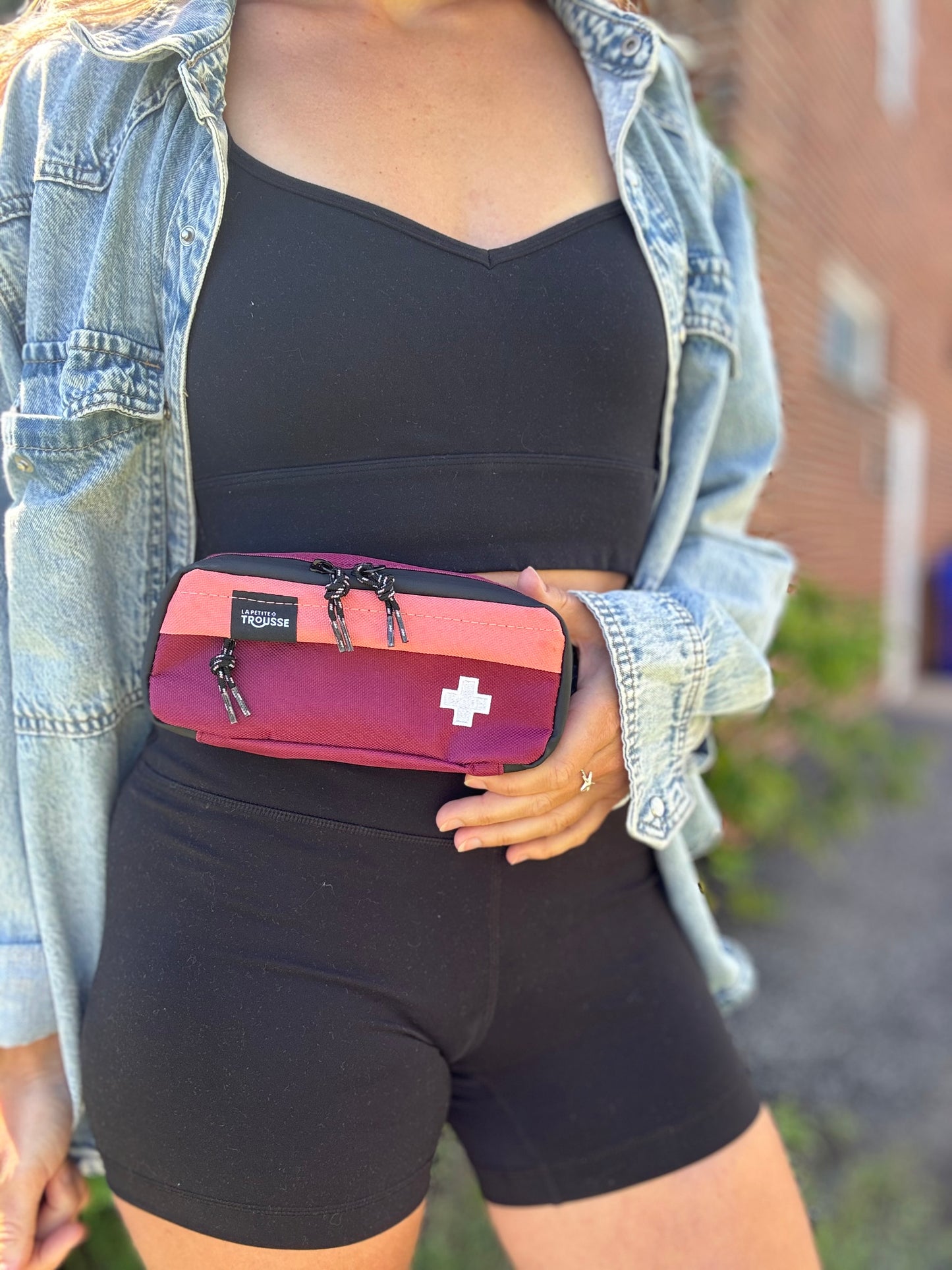 Carrying pouch for auto-injector
